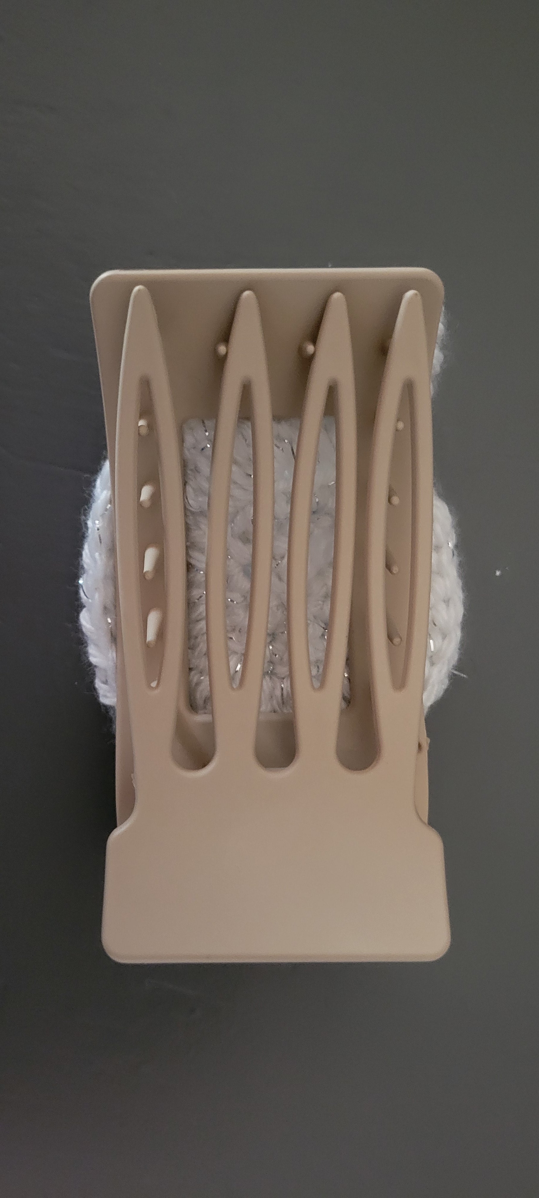 Sea shell clip